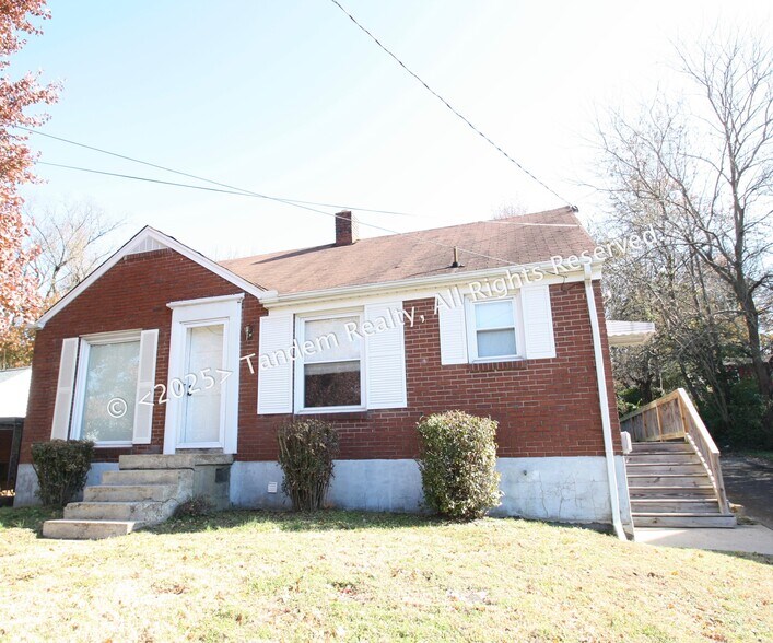 Primary Photo - 720 Powers Ave