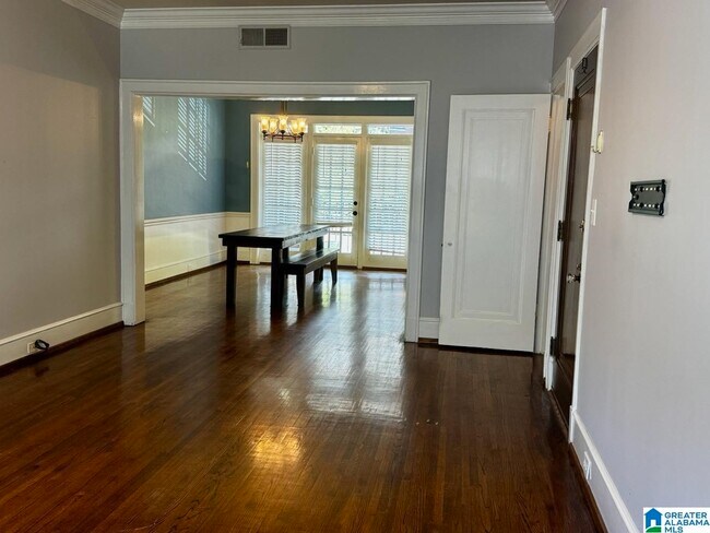 Building Photo - 3007 Highland Ave