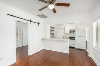 Building Photo - One Bedroom Single Family Home - Garfield District - First Month Free!