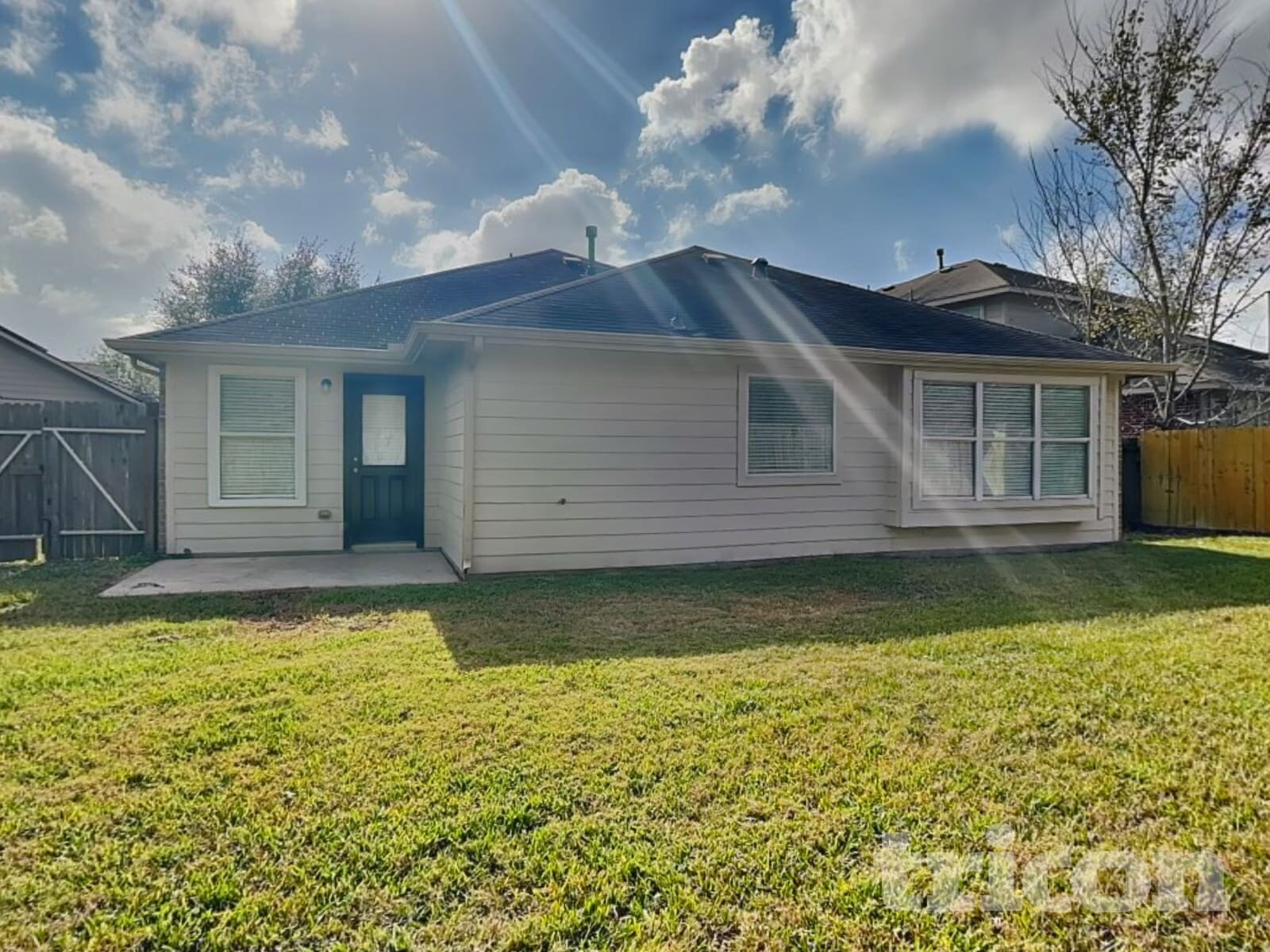 Building Photo - 8039 Branson Park Ln