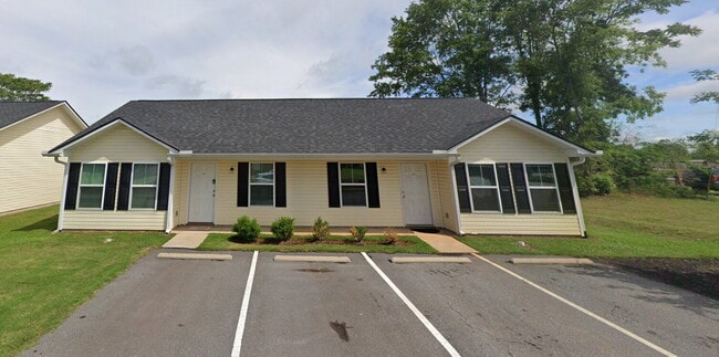 Primary Photo - Sign a 12-month lease now and receive the ...