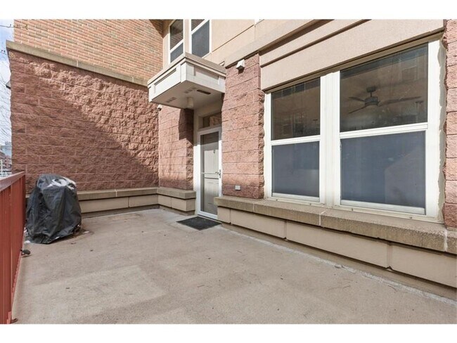 Building Photo - 600 N 2nd St