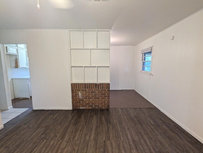 Building Photo - 2104 E 29th St