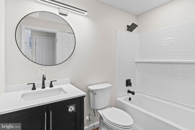 Building Photo - 46520 Rosewood Dr