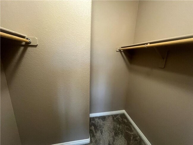 Building Photo - Move in Ready 2 Story 3 bedroom home SW