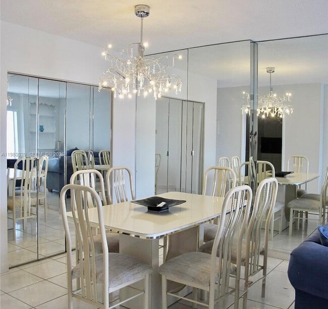 Building Photo - 400 Kings Point Dr