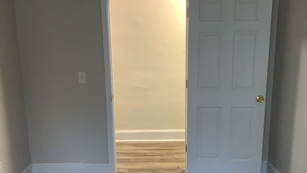 Building Photo - 275 McCormick Plz