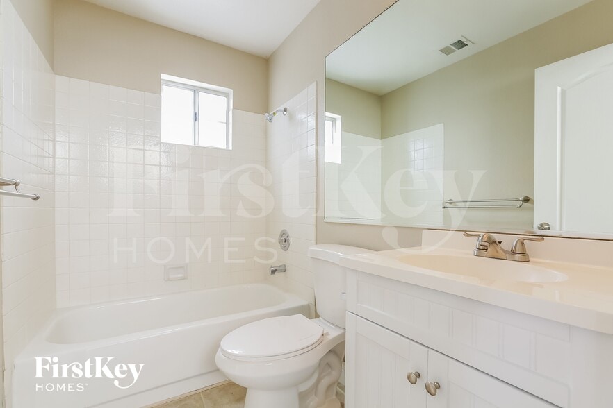 Building Photo - 9416 Sierra Summit Ave