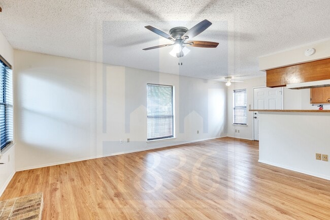 Building Photo - 3002 Breeze Terrace