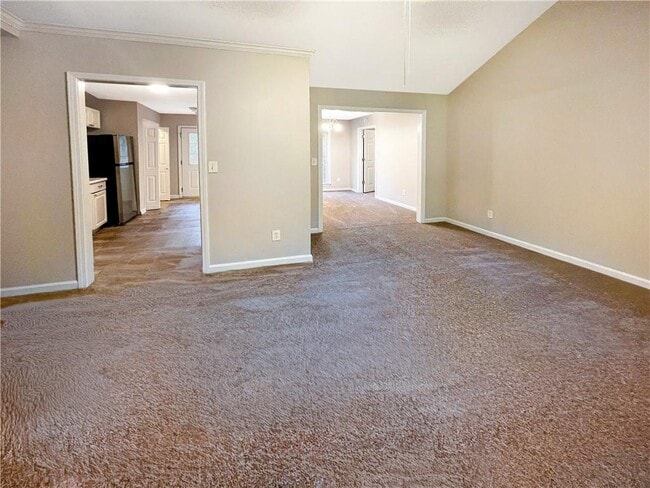 Building Photo - 43 Surrey Ct