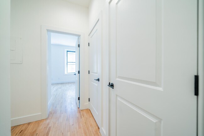 Building Photo - 1200 Washington St