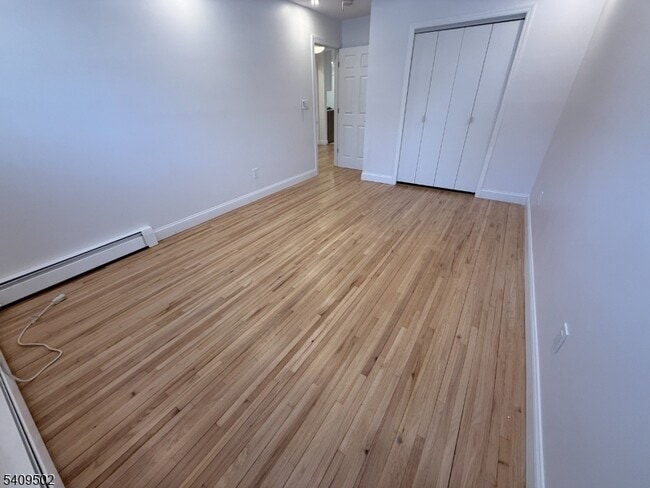 Building Photo - 18 Aubrey St