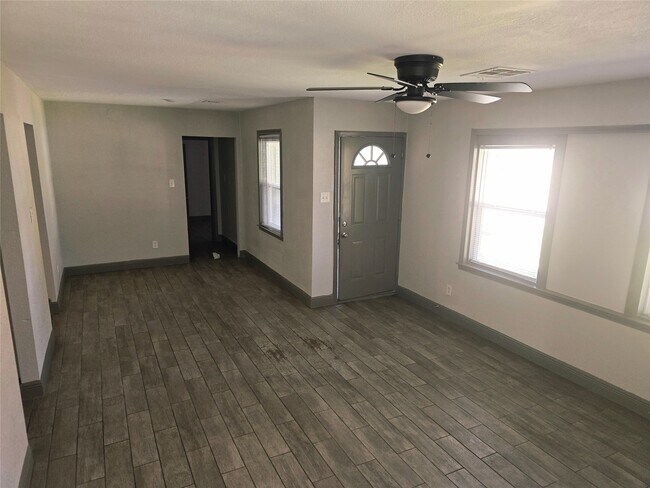 Building Photo - 3308 Sophie Ann Dr