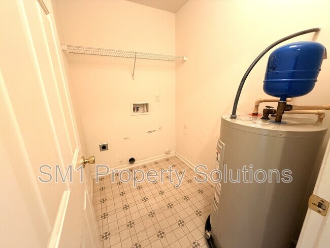 Building Photo - 5106 Bartholomew's Ln