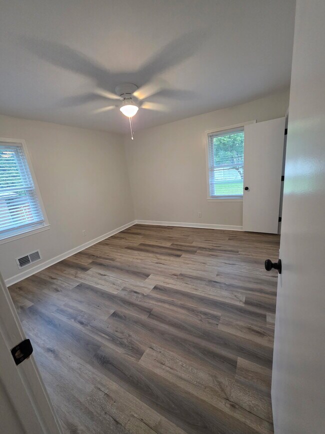 Building Photo - 2942 Larkspur Rd