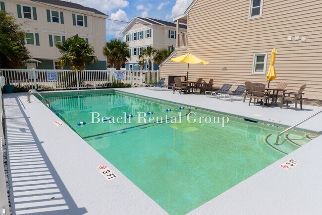 Building Photo - End Unit Townhouse in Myrtle Beach