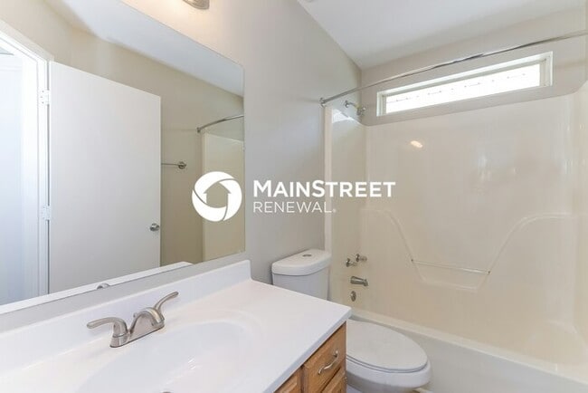 Building Photo - 3 Bedroom Pet-Friendly Home in Millersvill...