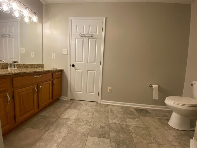 Building Photo - BEAUTIFUL 3 BEDROOM CONDO IN THE HARDIN VALLEY AREA!!!