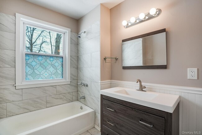 Building Photo - 18 Ketcham Dr