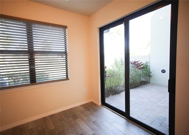 Building Photo - 8293 Cadre Noir Rd