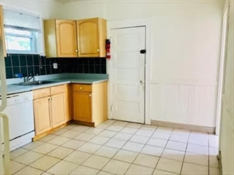 Building Photo - 8 Berkeley St