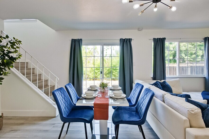 Building Photo - 1281 Flora Ave