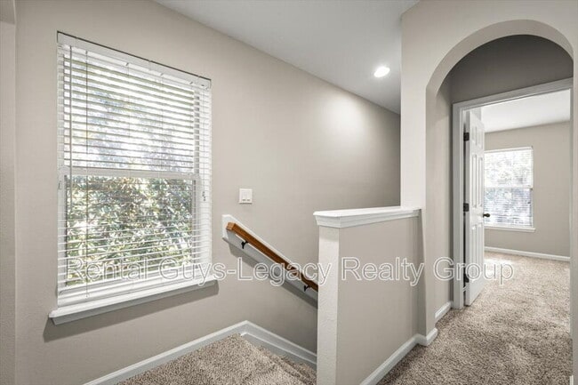 Building Photo - 13354 Solar Dr