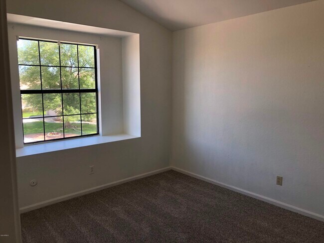 Building Photo - 16226 S 37th Way