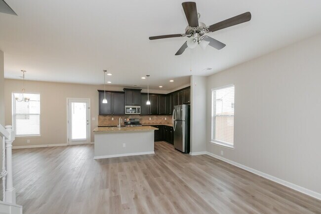 Building Photo - 2913 Warwick Ct