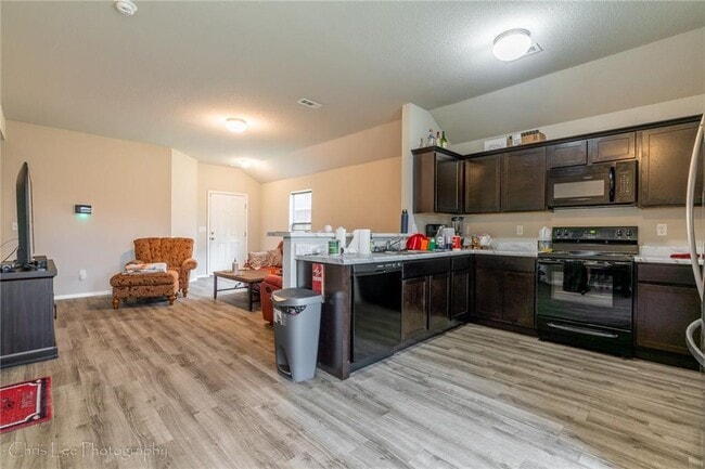 Building Photo - 4703 W Hoover Loop