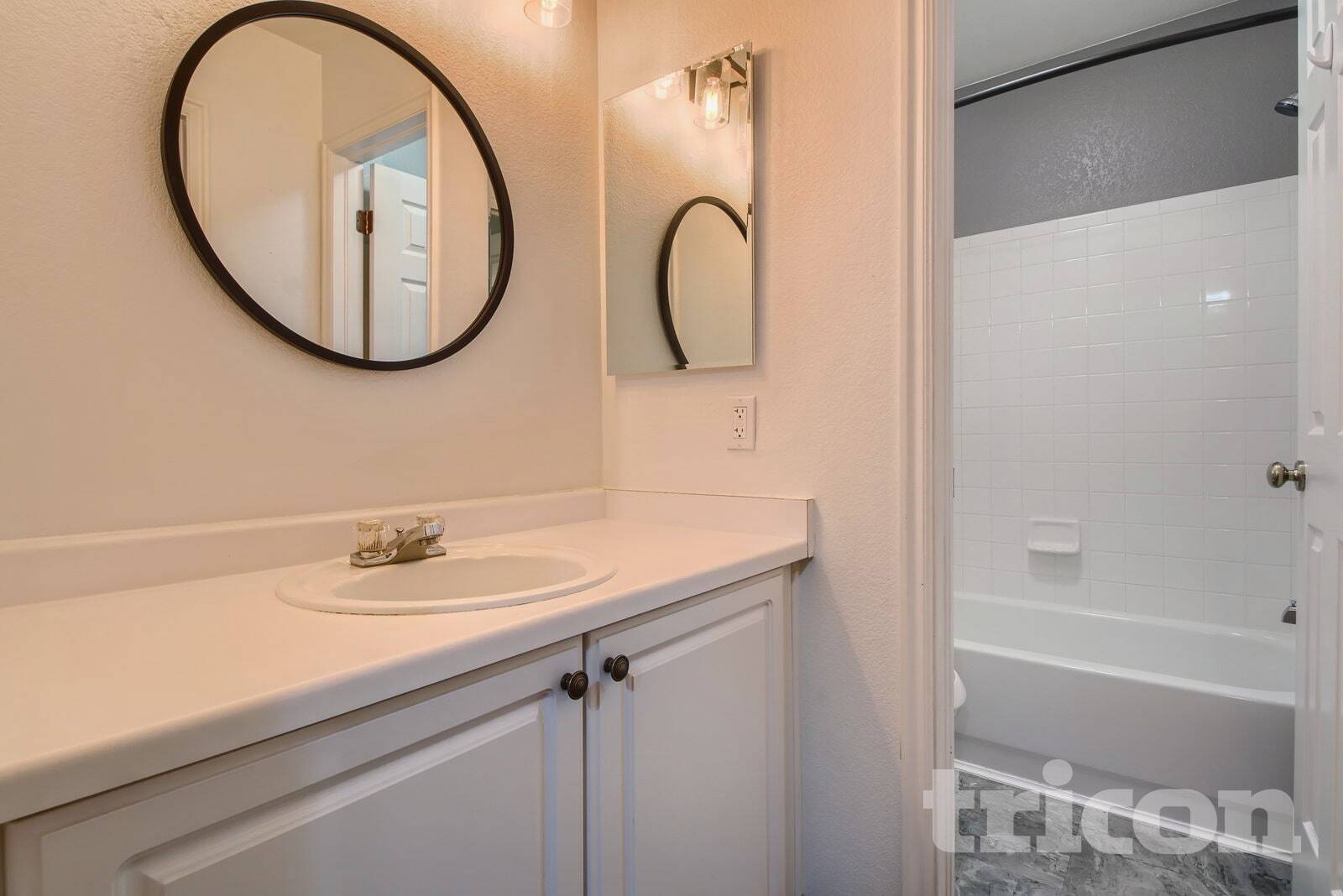 Building Photo - 8785 Katherine Ct