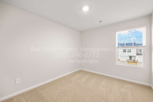 Building Photo - 5253 Brailey Cir