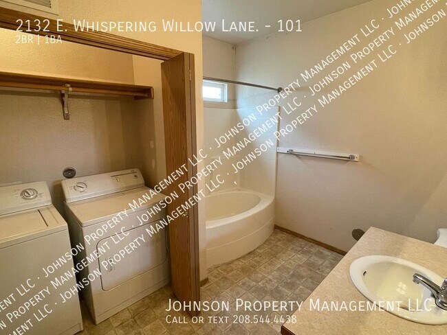 Building Photo - 2132 E Whispering Willow Ln