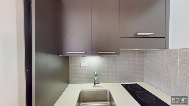 Building Photo - 222 E 39th St