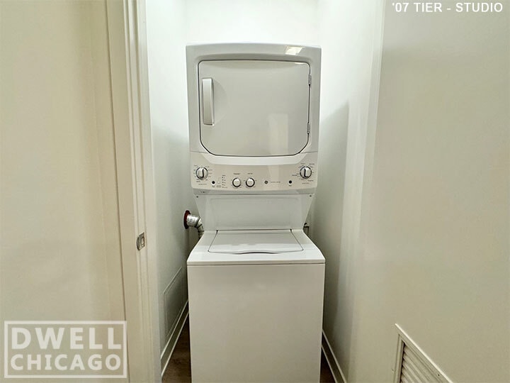 Building Photo - 710 N Aberdeen St