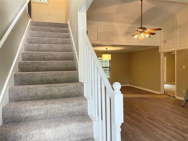 Building Photo - 3410 Mission Viejo Dr