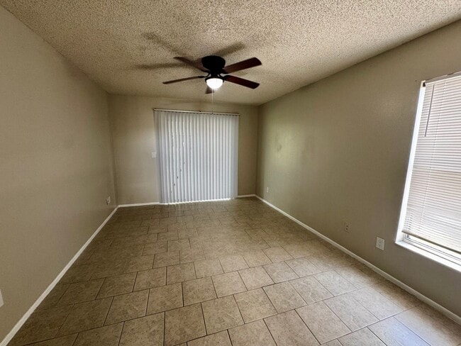 Building Photo - Renovated, Updated & Spacious Home