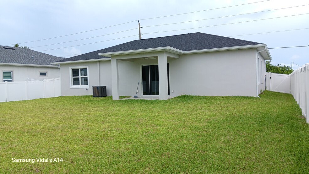 Building Photo - 161 Antilla Dr