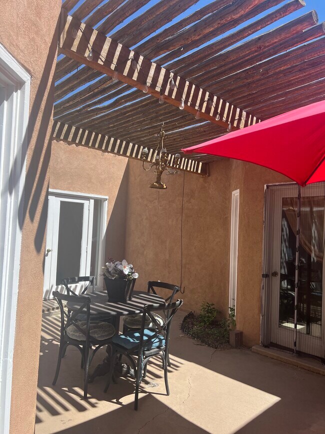 Building Photo - 3105 Camino Caballete NW