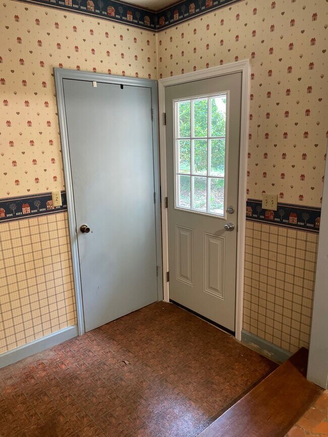 Building Photo - Beautiful 2 Bed, 2 Bath home located in Seagrove. (Handicap accessible)