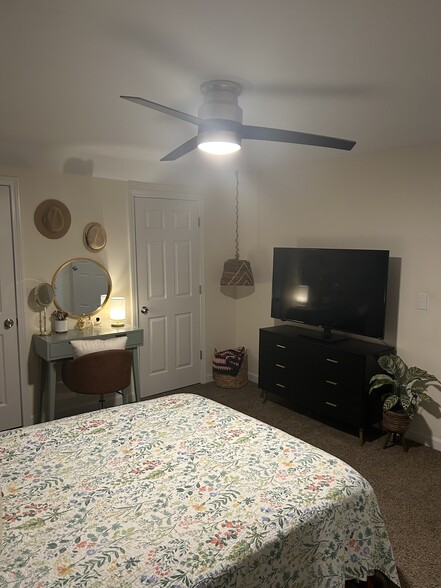 2nd floor bedroom #1 - 19D Sigourney St
