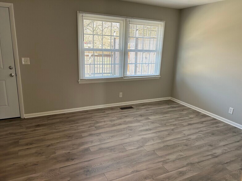 living room - 810 Lillard Rd