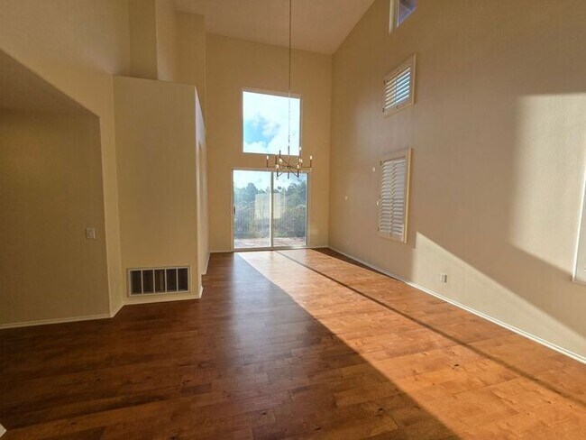 Building Photo - Incredible Home with Spectacular Views in La Jolla