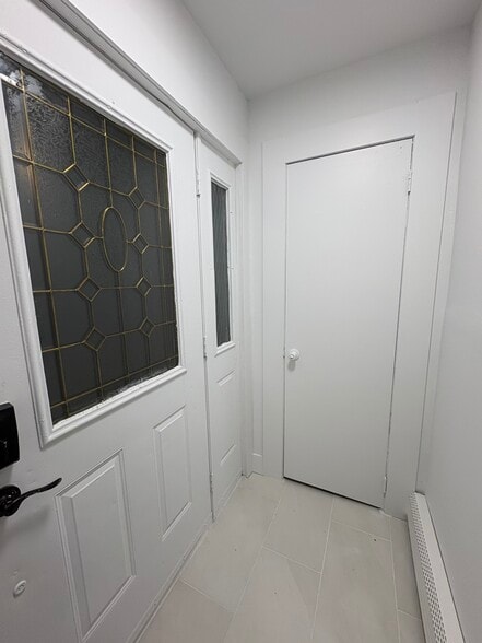 Building Photo - 193 Jerome Ave