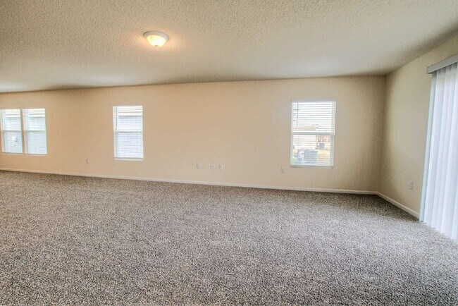 Building Photo - For Rent