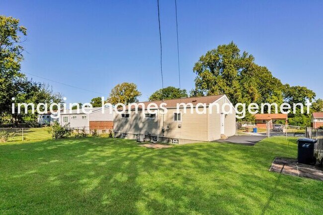 Building Photo - Stunning 3 Bedroom Ranch in Ladue Schools
