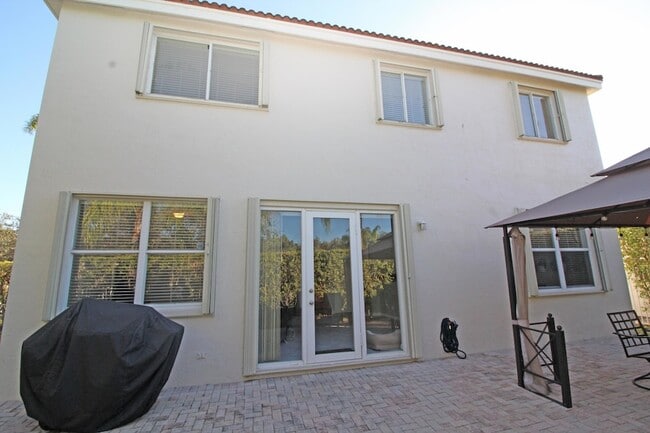 Building Photo - 1396 Banyan Way