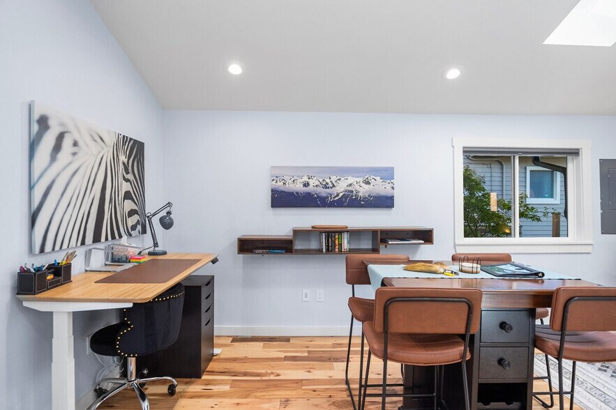 Building Photo - 5257 37th Ave SW