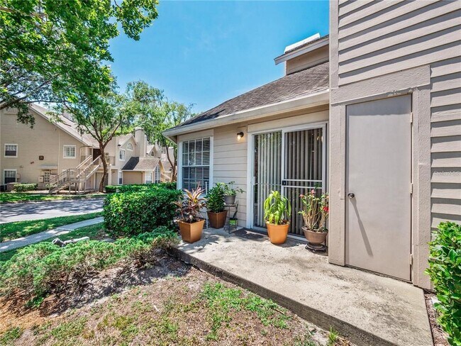 Building Photo - 605 Youngstown Pkwy