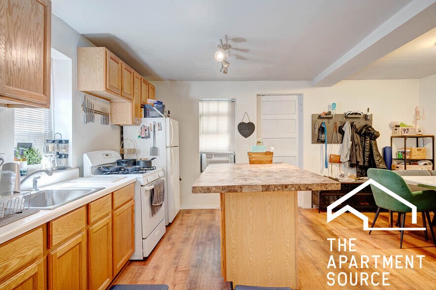 Building Photo - 1627 N Winchester Ave